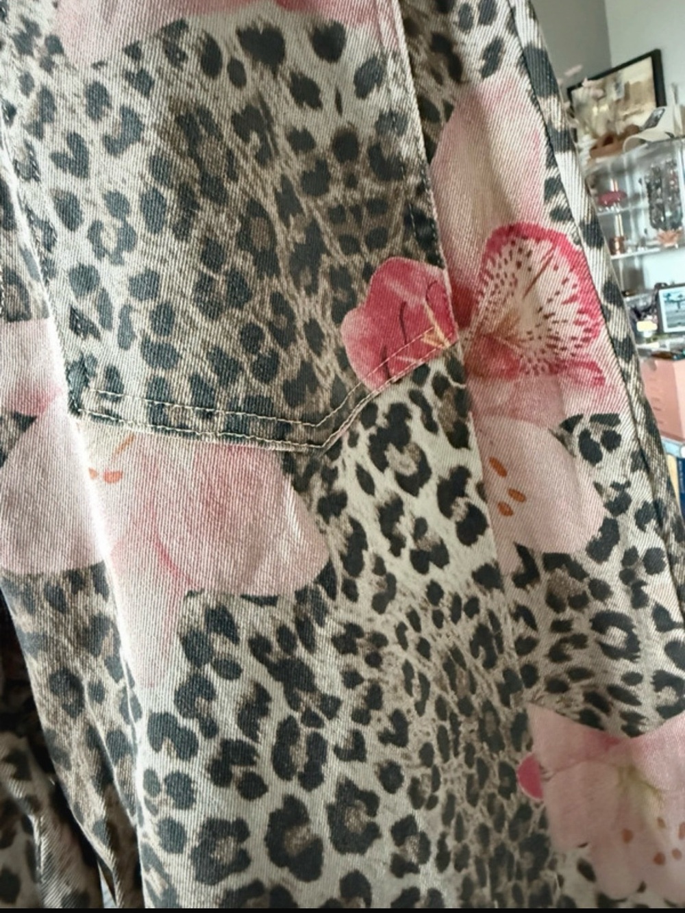 DAVI & DANI Pink Floral Leopard Print Women’s Jeans - Picture 5 of 6